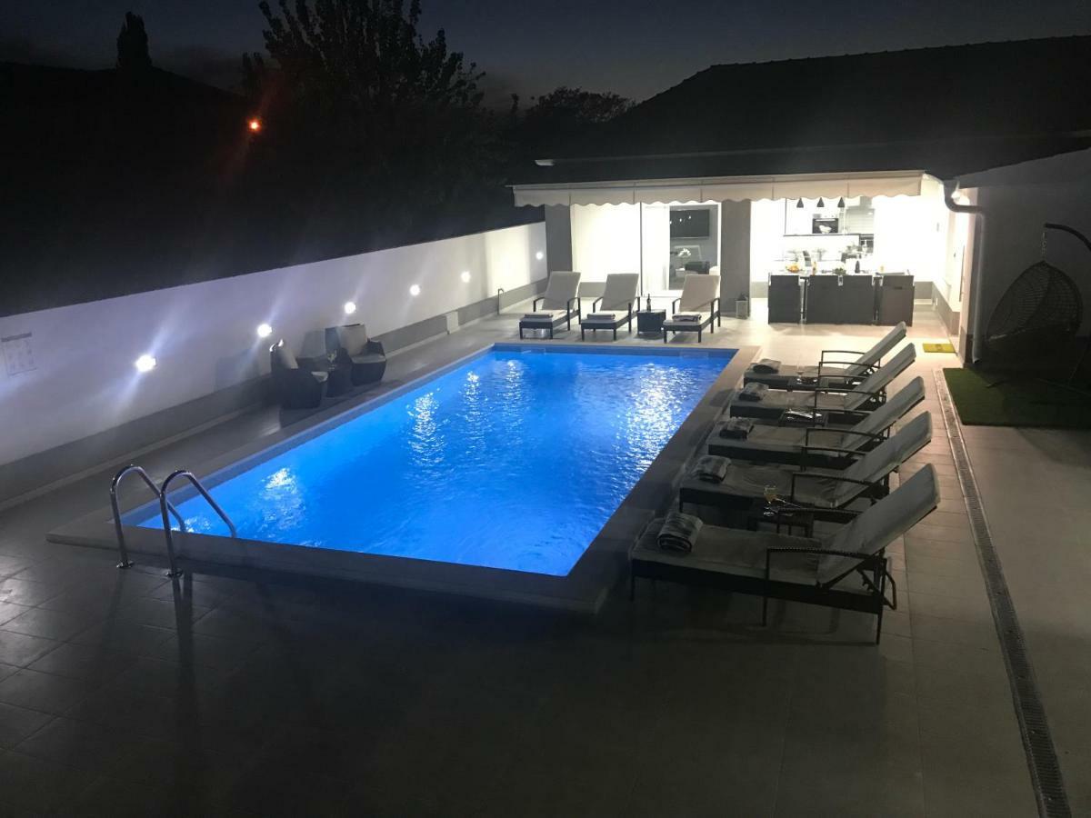 Villa Mare - With Heated Pool Zadar Exterior foto